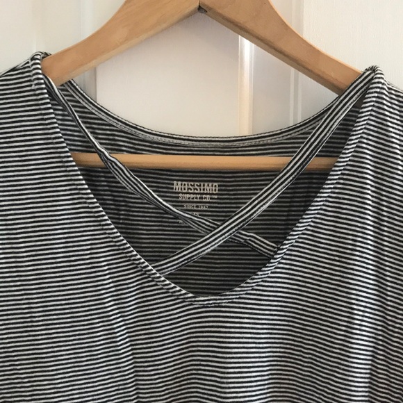 Striped Cross Over Neck T-Shirt Size Extra Small - Picture 3 of 4